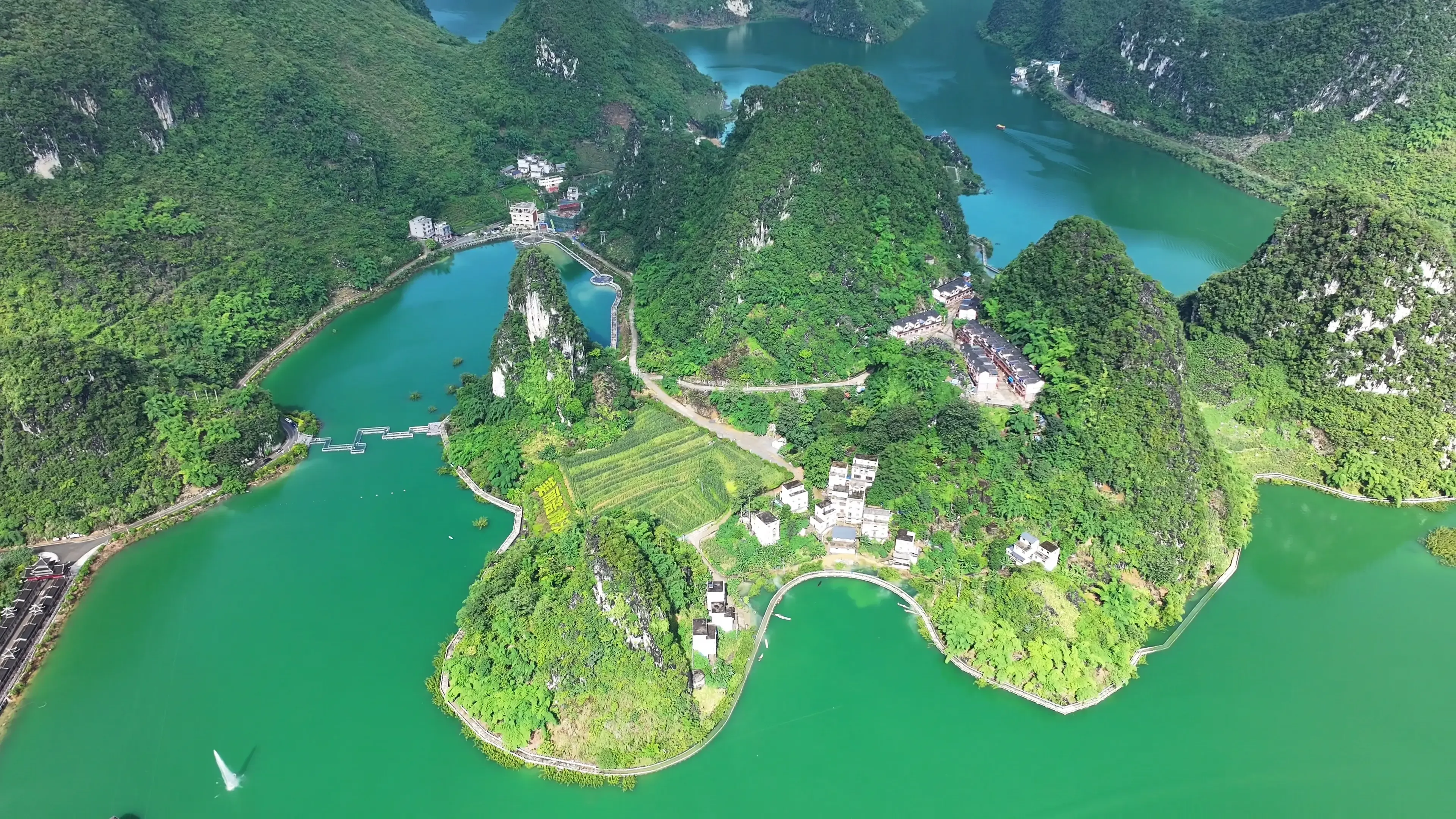 浩坤湖航拍视角景色 (15)